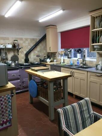 Lowri Cottage Hotel