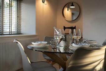 Stunning - 2 Bedroom - 2 Bathroom Home - Nr Kirkby Lonsdale