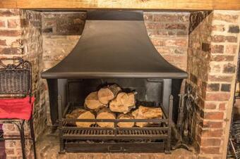 Apartamento The Conkera Saracens Head Public House, High Street