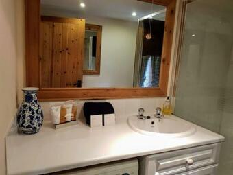 Tigh Lachie At Mary's Thatched Cottages, Elgol, Isle Of Skye