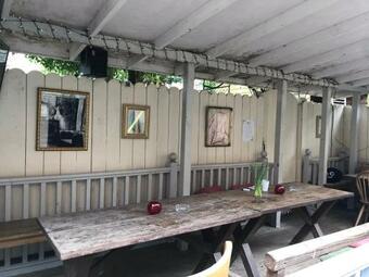 Posada Kings Head Low House