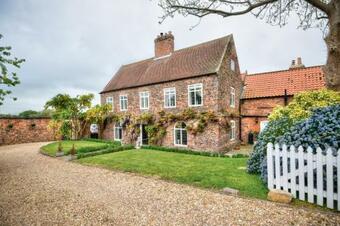 Bed & Breakfast Saltfleet Manor House