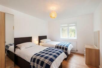 Woodpecker Lodge, Redlake Farm Nr Glastonbury