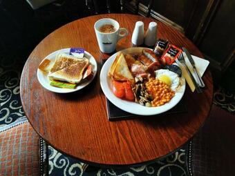 The Queens Hotel