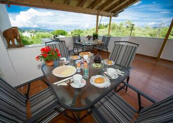 Hostal Room In Apartment - Corfu Room Apartments