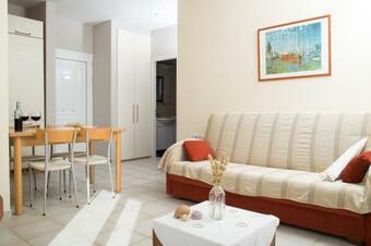 Apartamento Steps From Sea Cozy Flat