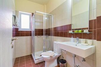 Villa In Marathokefala Sleeps 6 Includes Swimming Pool