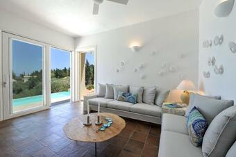Apeiron II Villa