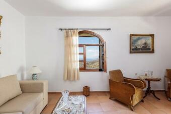 Fabrica House Kato Saktouria