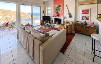 Stunning Apartment In Porto Ennea Karetea W/ 2 Bedrooms