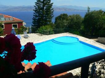 Hostal Room In Bb - Apraos Bay Hotel In Kalamaki Beach