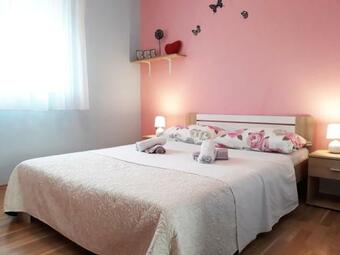 Spacious Holiday Home With Private Swimming Pool, Nice Fenced Garden With Bbq