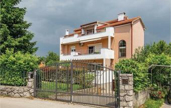 Two-bedroom Apartment In Marinici