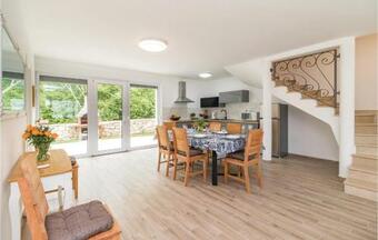 Four-bedroom Holiday Home In Putini