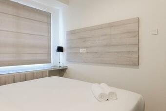 Bright 2br Apartment At Paramount Skyline By Travelio