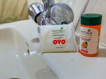 Spot On 72683 Royal Hotel