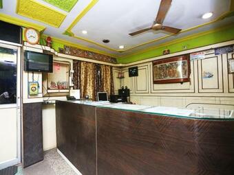Spot On 40303 Hotel Surya