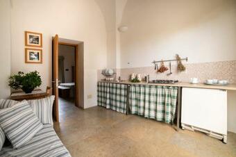 Cannole Villa Sleeps 21 With Pool And Air Con