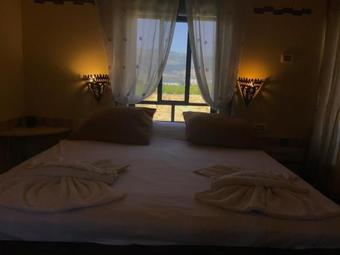 Hostal Gross Nofesh And Spa Guesthouse