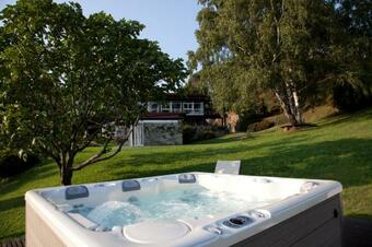 Olgiasca Villa Sleeps 12 Pool Wifi