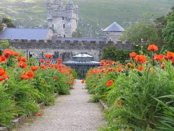 Beach Hotel & Restaurant