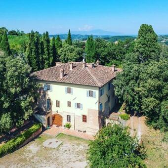 Piano Di Moriolo Apartment Sleeps 9 Pool Air Con