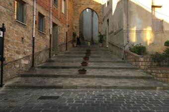 Hostal The Tavern - The Authentic Tusa