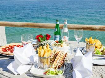 Al Kout Beach Hotel