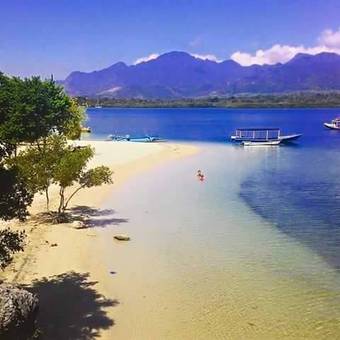White Sandy Beach Menjangan
