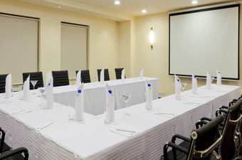 Hotel Hampton By Hilton Vadodara-alkapuri