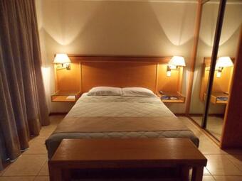 Cypres Hotel & Suites