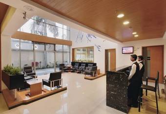 Hi 5 Hotel & Experience