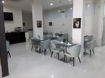 Hotel Uzeir