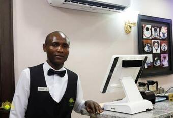 Hostal Room In Lodge - Poshlux Executive Hotel