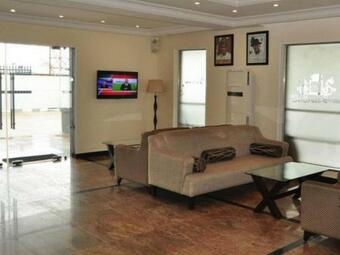 Hotel De-brass Suites