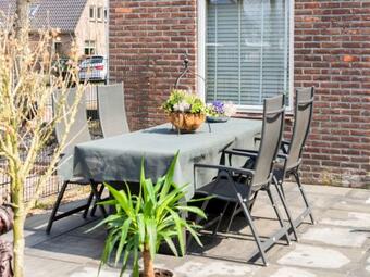 Authentic Holiday Home In Elim With Garden