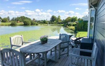 Stunning Home In Rk W/ 2 Bedrooms