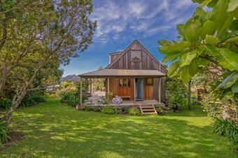 Puriri Cottage - Rings Beach Holiday Home