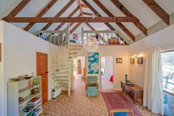 Sunshine Grove Retreat - Onemana Holiday Home