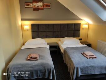 Hotel Dworek Peszk�w