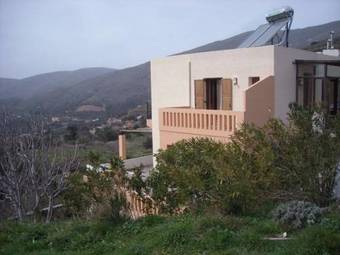 Eriki Studios & Apartments