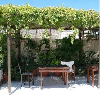 Hostal Kalypso Studios & Rooms