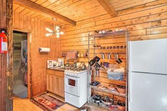 Cozy Kenai Riverfront Cabin Fishing Paradise