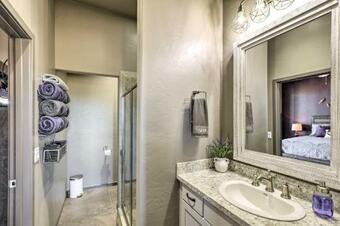 Modern Elgin Home Walk To Wineries And Pets Welcome