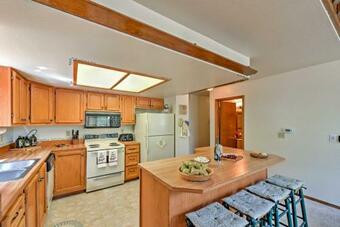 Spacious Munds Park Cabin Nestled In The Pines