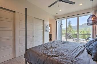 High-end Pine Cabin With Fire Pit And Mtn Views!