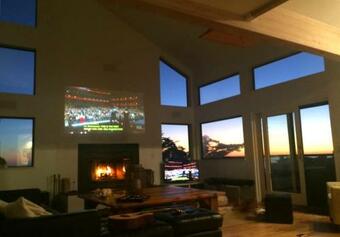 Northern Lights! Hot Tub!! Game Room!! Expansive And Spacious!!