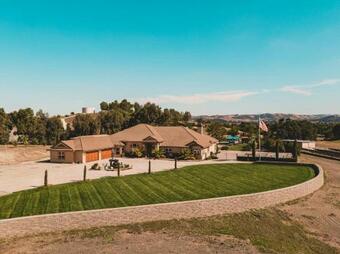 The Mermaid By Avantstay