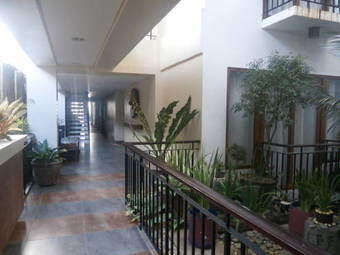 Hotel Crown Regency Beach Resort