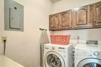 Monument House - Breweries, Hiking And Museums!